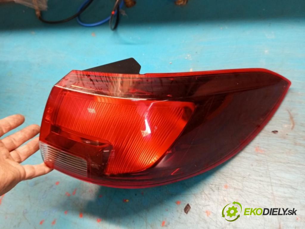 Opel Astra V 2015-2022 1.2 12V 131 HP manual 96 kW 1199 cm3 5- svetlo / reflektor zadné pravé blatník 39077375