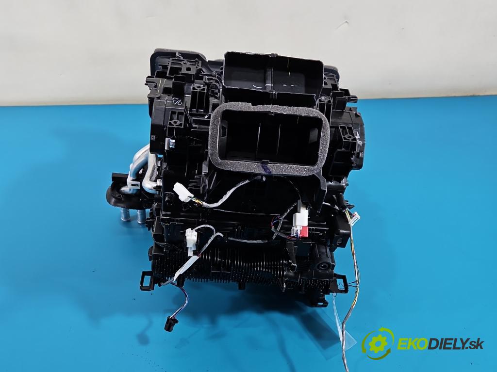 Toyota Corolla E21 2019- 1.8 16V 98 HP automatic 72 kW 1798 cm3 4- radiator 87050-02W90 (Radiátor kúrenia)