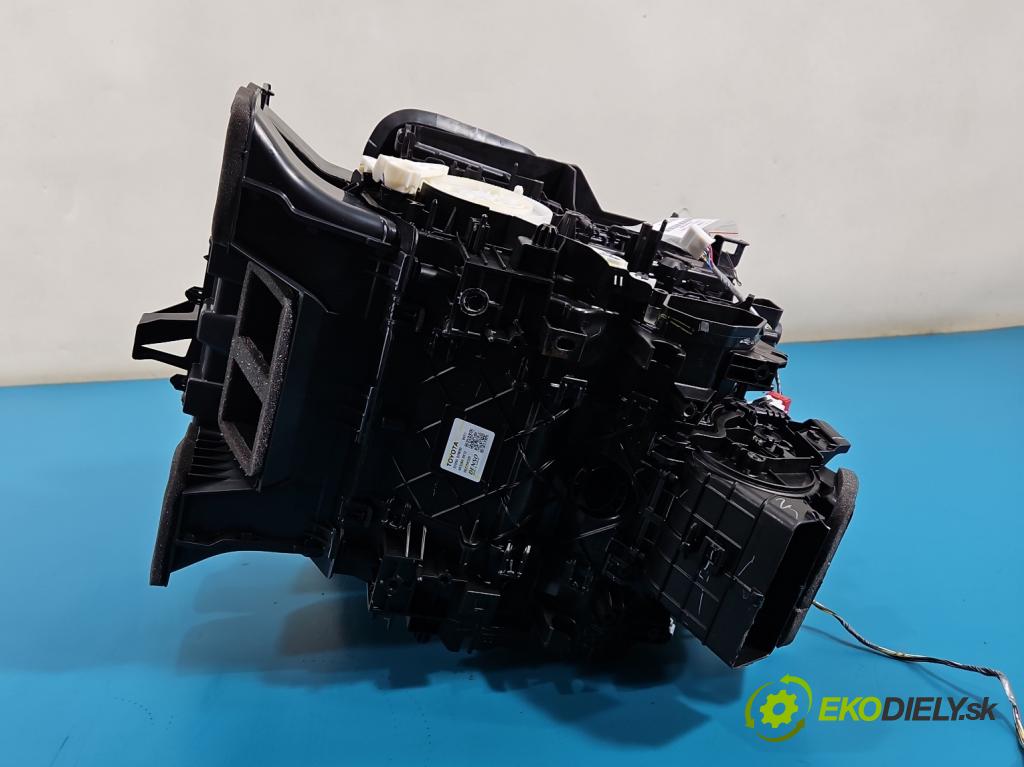 Toyota Corolla E21 2019- 1.8 16V 98 HP automatic 72 kW 1798 cm3 4- radiator 87050-02W90 (Radiátor kúrenia)