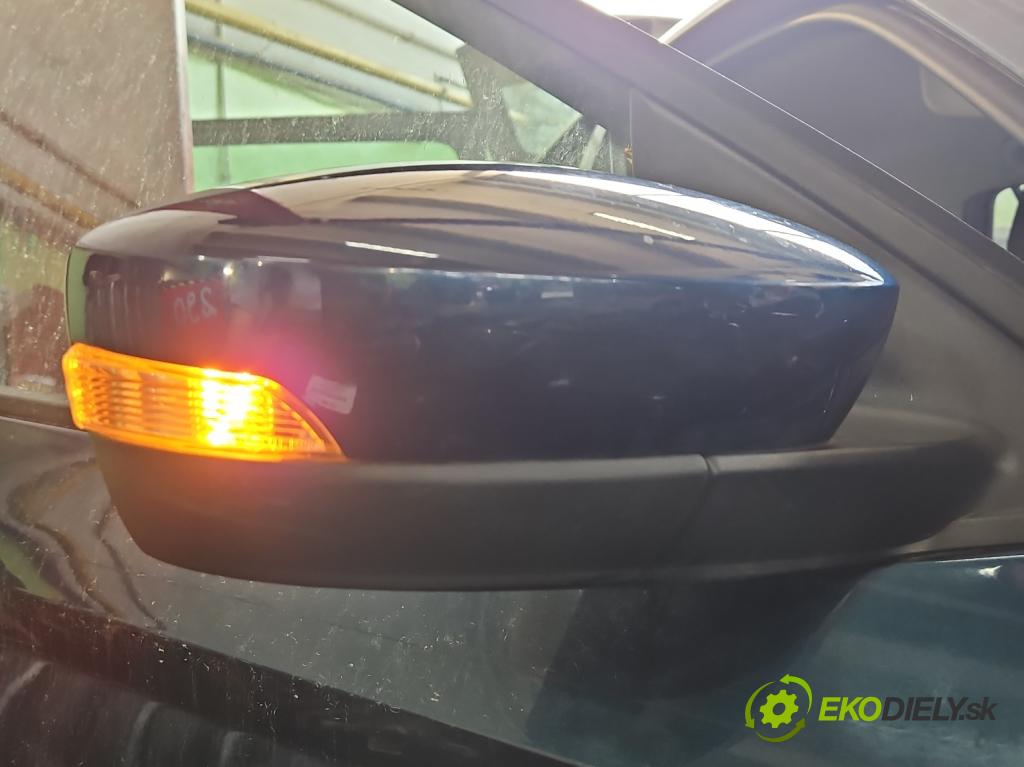 Skoda Fabia III 2014-2021 1.0 MPI 60 HP manual 44 kW 999 cm3 5- zrkadlo pravé  (Kľučka dverí ostatné)
