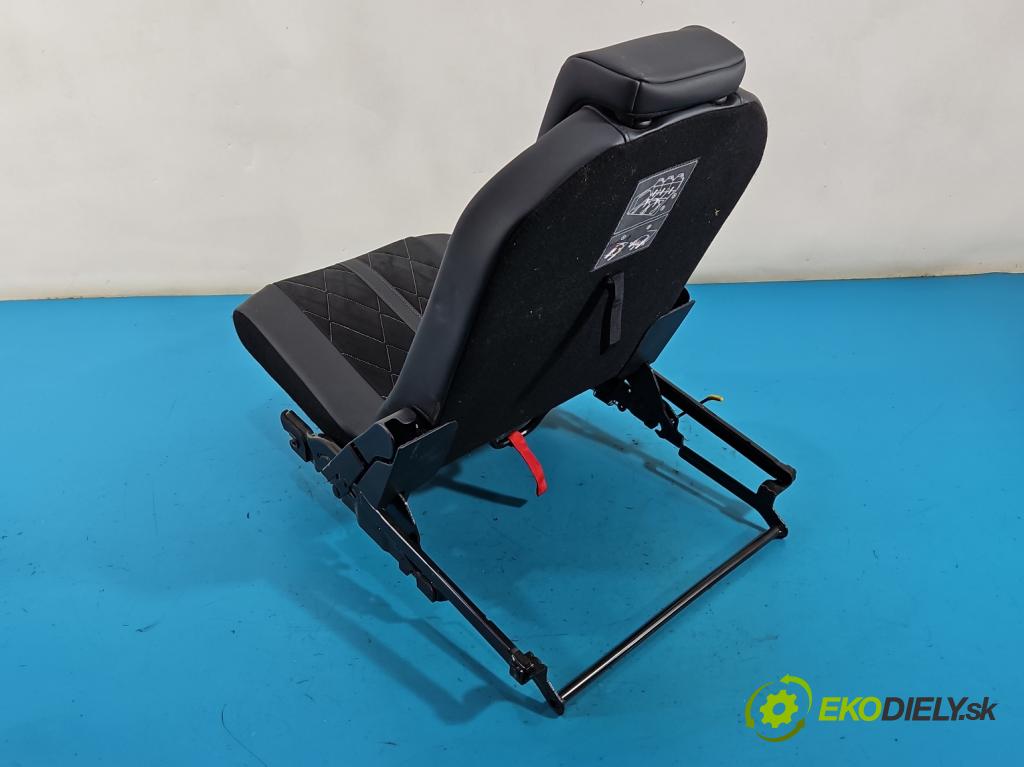 Peugeot 5008 II 2017-2024 2.0 hdi 177 HP automatic 130 kW 1997 cm3 5- Sedačka zadné ľavý III