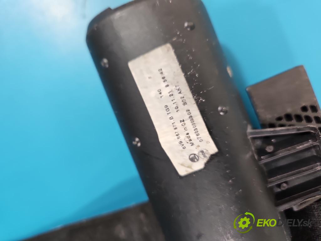 Skoda Fabia III 2014-2021 1.0 MPI 60 HP manual 44 kW 999 cm3 5- roleta 6V9867871B (Roleta kufra)