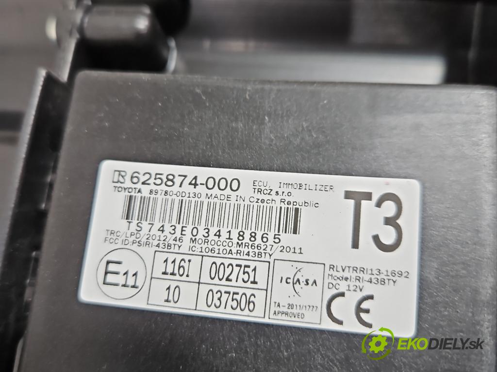 Toyota Yaris III 2011-2020 1.5 vvti 111KM manual 82 kW 1496 cm3 5- radiator 625874-000 (Radiátor kúrenia)