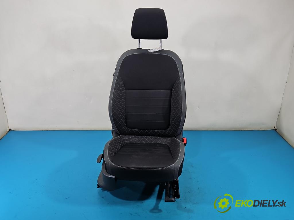 Skoda Fabia III 2014-2021 1.0 MPI 60 hp manual 44 kW 999 cm3 5- Sedadlo pravý  (Sedadlo)