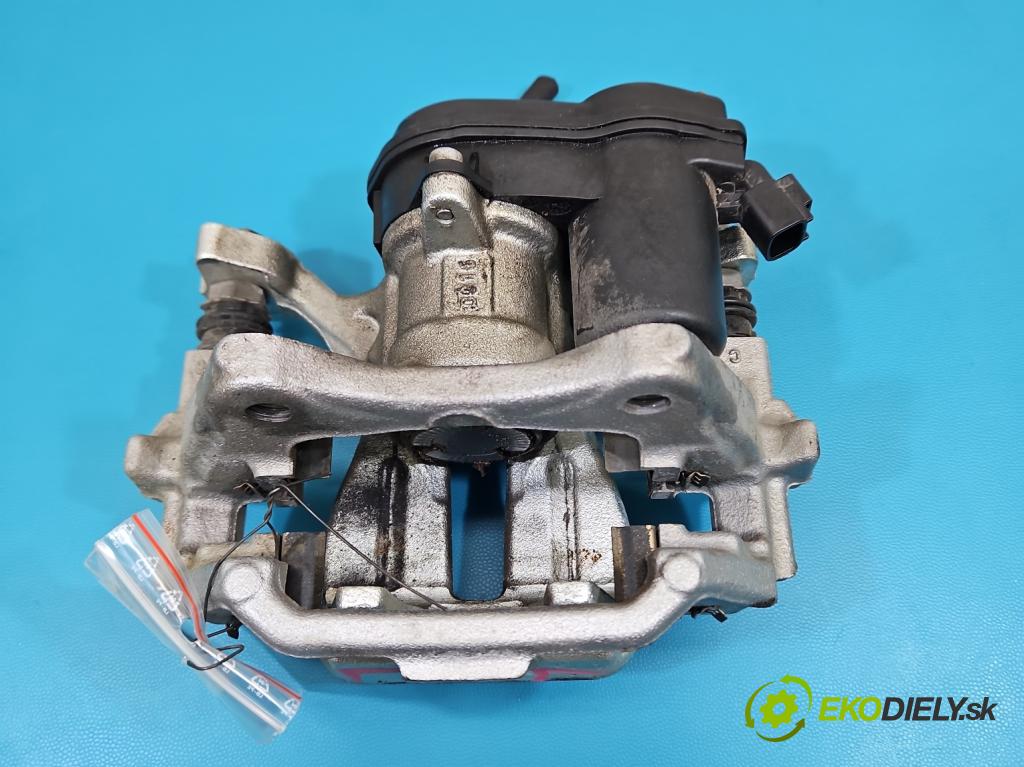 Toyota Corolla E21 2019- 1.8 16V 98 HP automatic 72 kW 1798 cm3 4- brzdič zadné ľavý 46310-F4011 (Kľučka dverí ostatné)