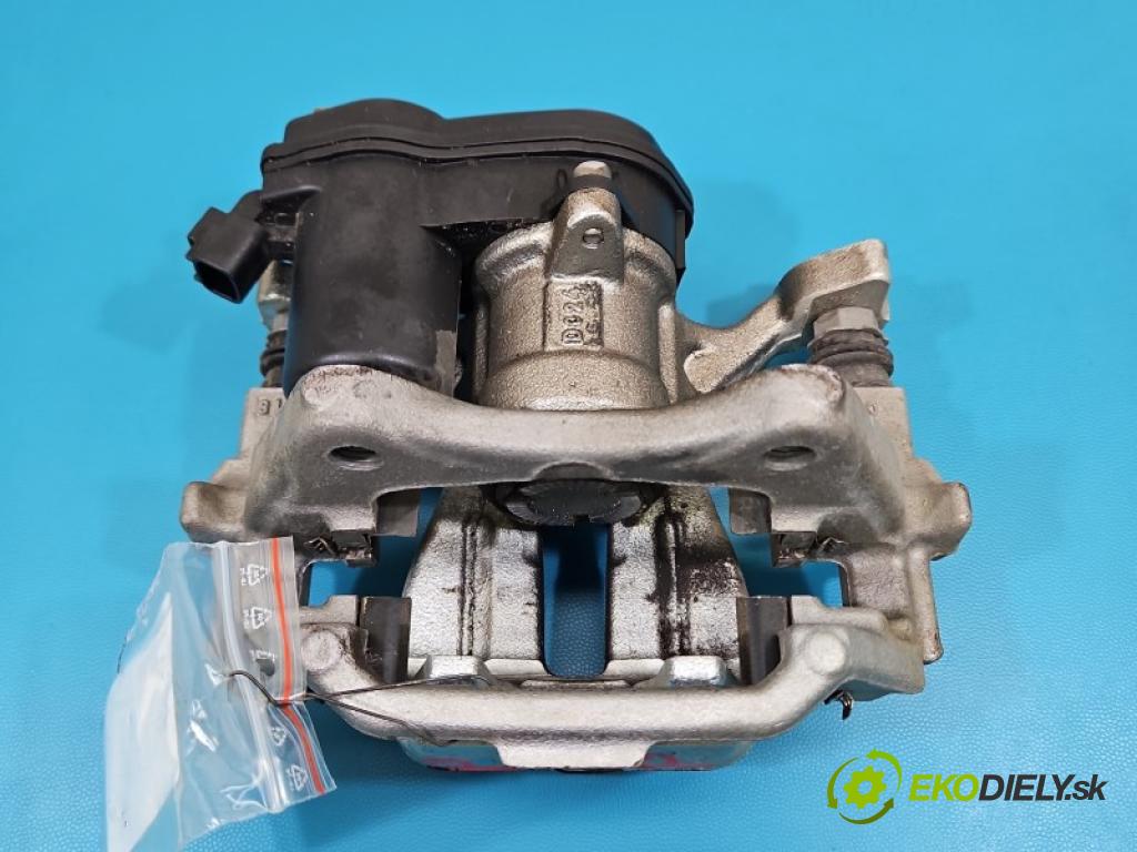Toyota Corolla E21 2019- 1.8 16V 98 HP automatic 72 kW 1798 cm3 4- brzdič zadné pravý 46310-F4011 (Kľučka dverí ostatné)