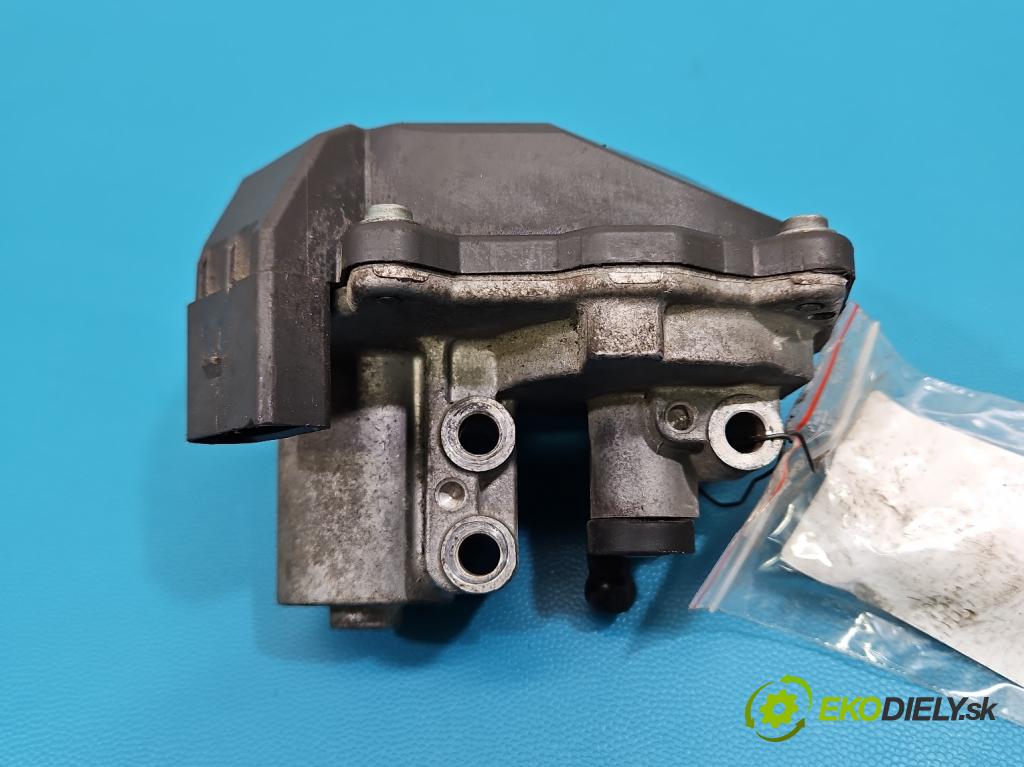 Audi A4 B8 2007-2015 2.0 tdi 120 HP manual 88 kW 1968 cm3 4- Ovladač: klapky: kolektor 03L129086 (Motorček ostatné)