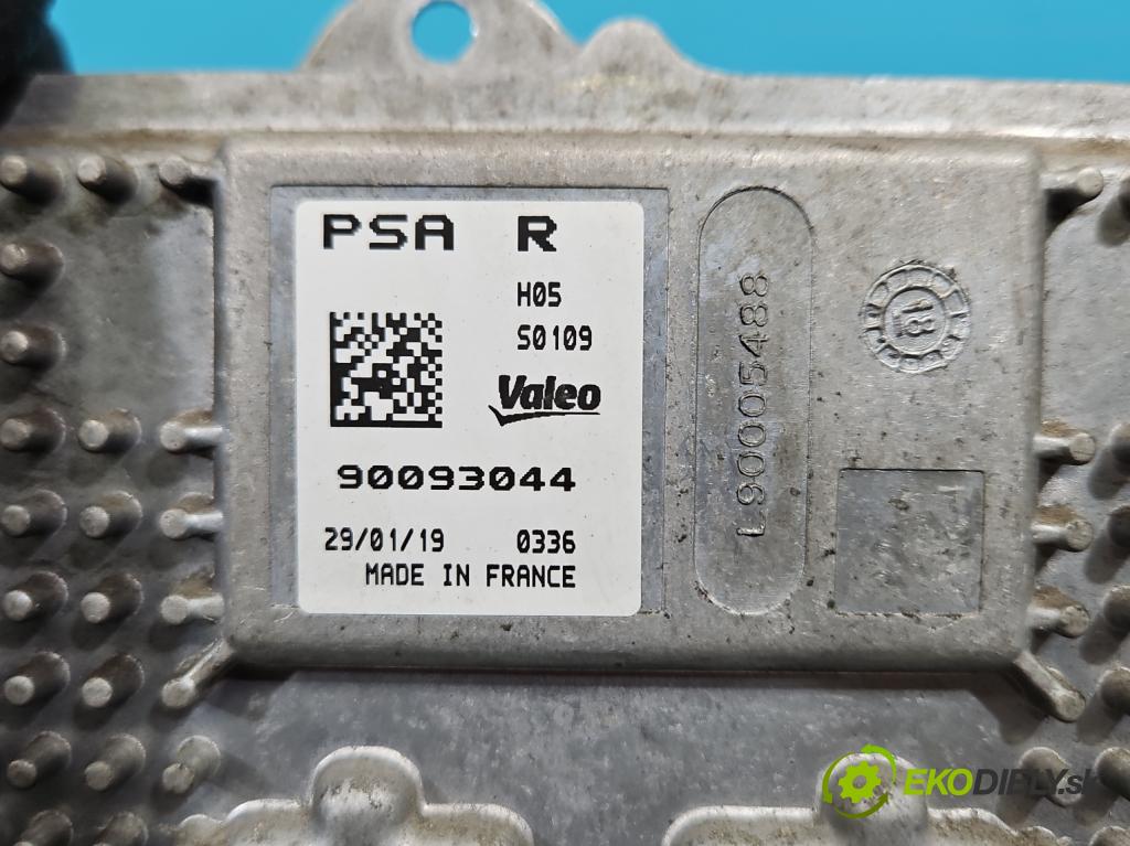 Peugeot 5008 II 2017-2024 2.0 hdi 177 HP automatic 130 kW 1997 cm3 5- modul lampy: 90093044