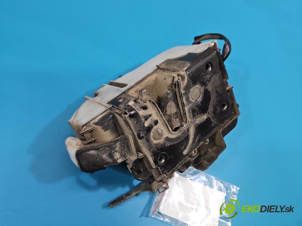 Seat Cordoba I 1993-2002 1.6 8V 75 HP manual 55 kW 1598 cm3 5- zámok predné ľavý 