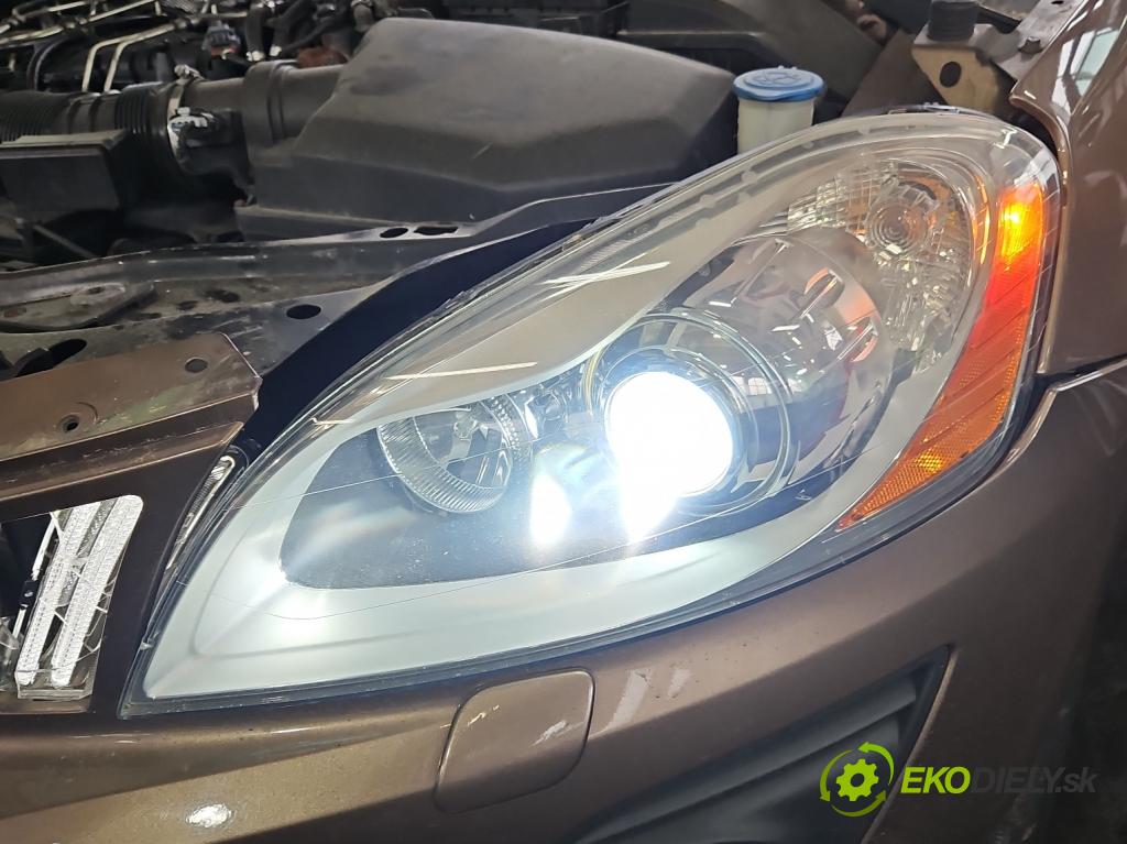 Volvo XC60 I 2008-2017 2.4d 163 HP automatic 120 kW 2400 cm3 5- Reflektor: ľavý 30763135 (Kľučka dverí ostatné)