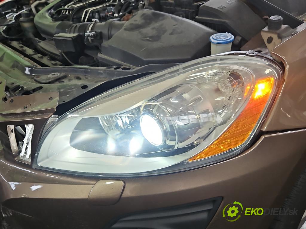Volvo XC60 I 2008-2017 2.4d 163 HP automatic 120 kW 2400 cm3 5- Reflektor: ľavý 30763135 (Kľučka dverí ostatné)