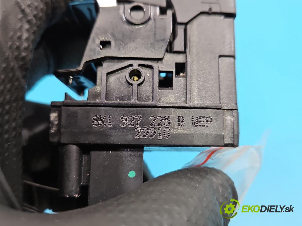 Audi A4 B8 2007-2015 2.0 tdi 120 hp manual 88 kW 1968 cm3 4- Přepínač brzda: ručního 8K1927225B (Páčky pod volantem)