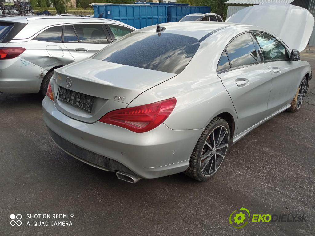 Mercedes CLA C117 X117 2013-2019 1.5 CDI 109 HP automatic 80 kW 1461 cm3 4- svetlo / reflektor zadné pravé blatník A1179060401