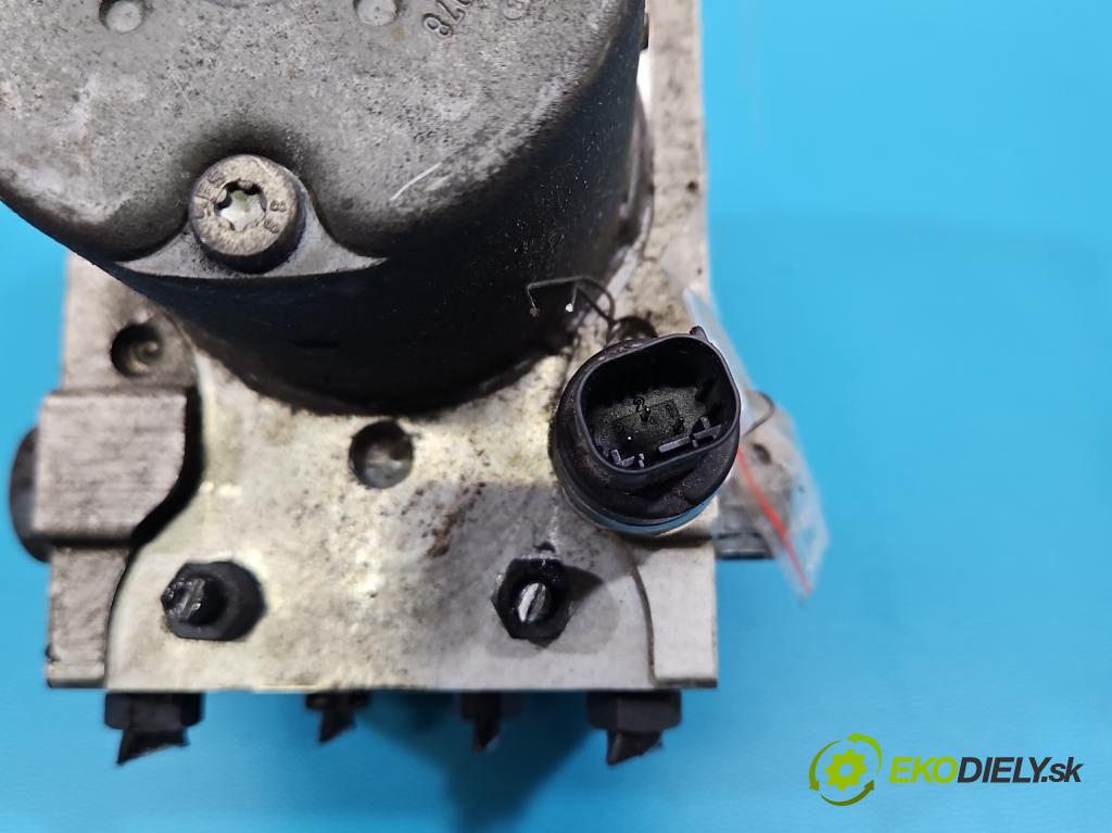 Audi A4 B6 2000-2004 2.0 FSI 150 HP manual 110 kW 1984 cm3 4- čerpadlo abs 0265950011 (Pumpa ABS)