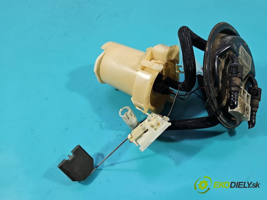Opel Corsa C 2000-2006 1.2 16V 80 hp manual 59 kW 1229 cm3 3- čerpadlo paliva 90581616