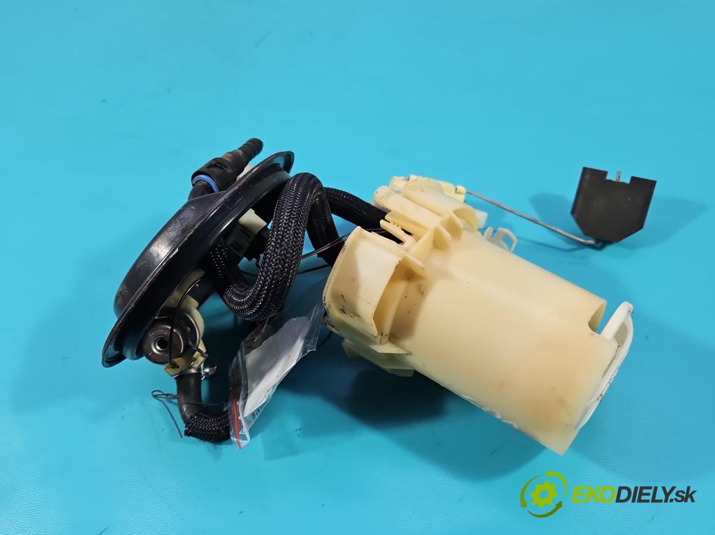 Opel Corsa C 2000-2006 1.2 16V 80 hp manual 59 kW 1229 cm3 3- čerpadlo paliva 90581616