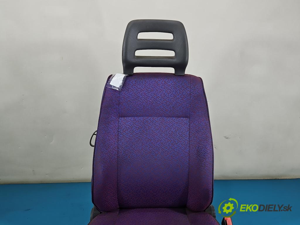 Fiat Seicento 1.1 8V 54 HP manual 40 kW 1108 cm3 3- Sedačka pravý  (Sedadlo)