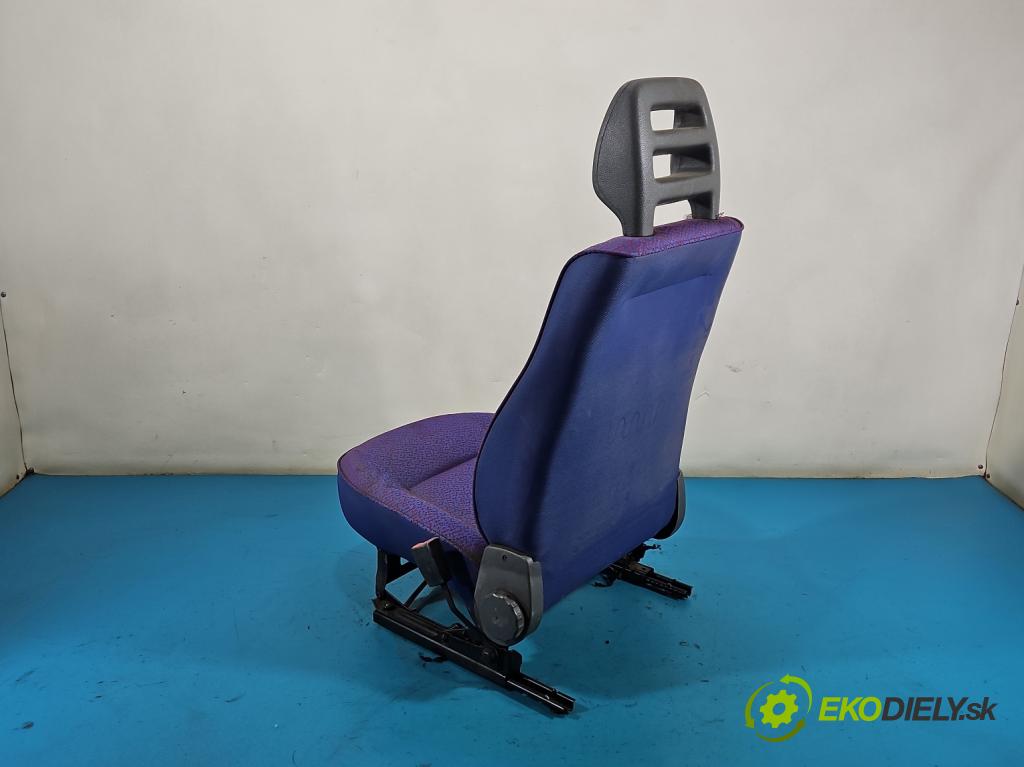 Fiat Seicento 1.1 8V 54 HP manual 40 kW 1108 cm3 3- Sedačka pravý  (Sedadlo)