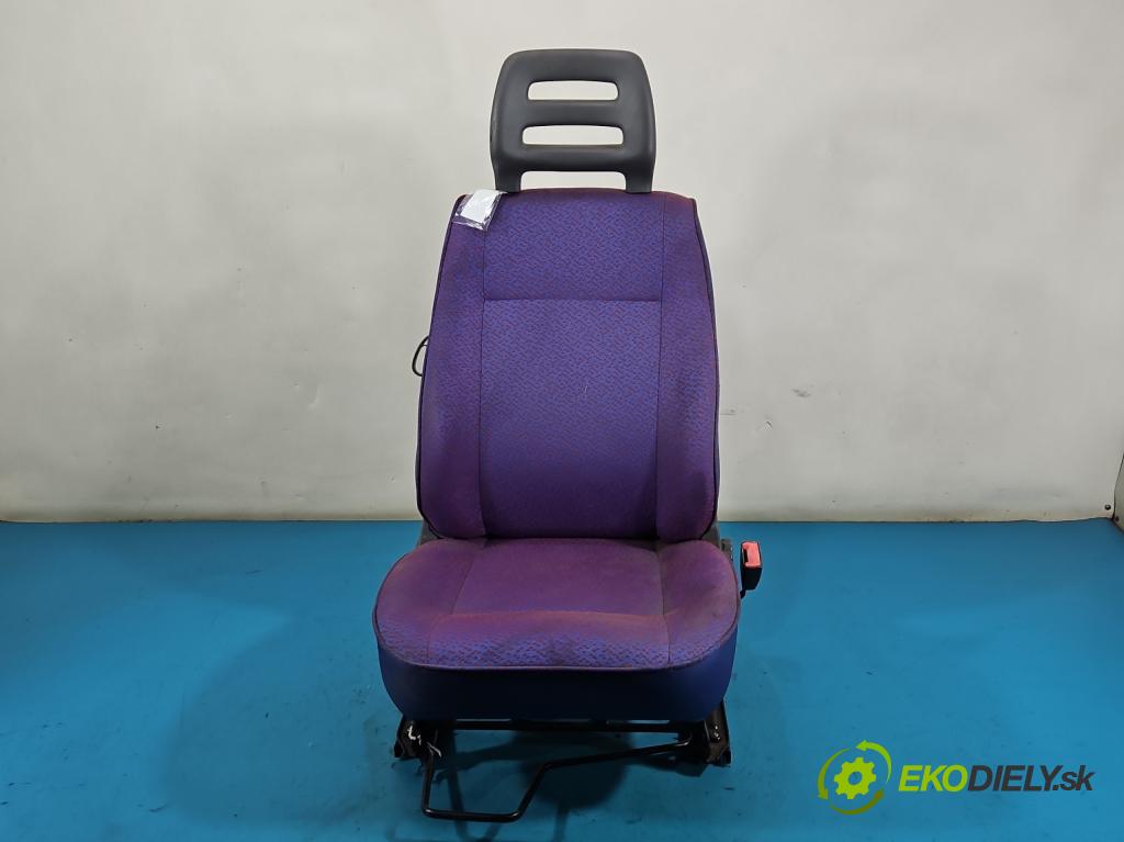 Fiat Seicento 1.1 8V 54 hp manual 40 kW 1108 cm3 3- Sedadlo pravý  (Sedadlo)