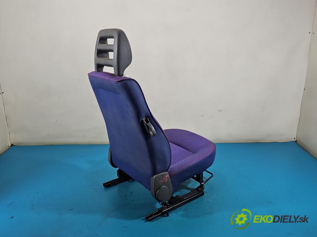 Fiat Seicento 1.1 8V 54 HP manual 40 kW 1108 cm3 3- Sedačka pravý  (Sedadlo)