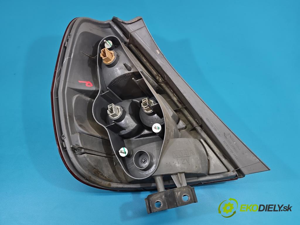 Honda Jazz II 2002-2008 1.3 16V 83 HP manual 61 kW 1339 cm3 5- svetlo / reflektor zadné pravé blatník