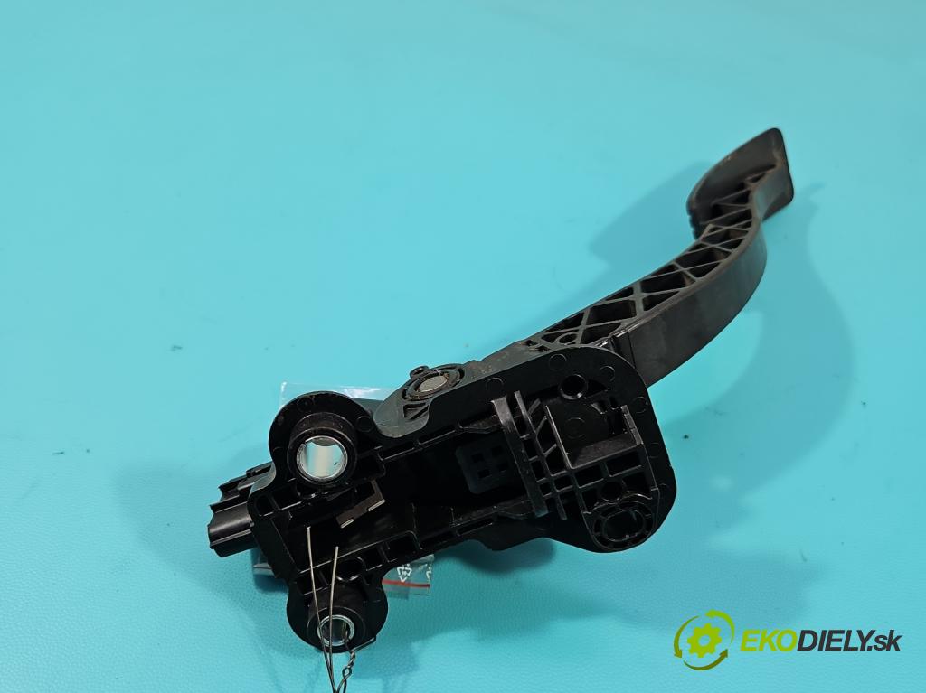 Mitsubishi Outlander II 2006-2013 2.2 DI-D 177 hp manual 130 kW 2268 cm3 5- pedal plyn: potenciometr: 1600A102