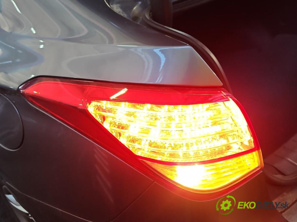 Hyundai I40 1.7 CRDI 116 HP manual 85 kW 1685 cm3 5- svetlo / reflektor zadné ľavé blatník 92401-3Z3
