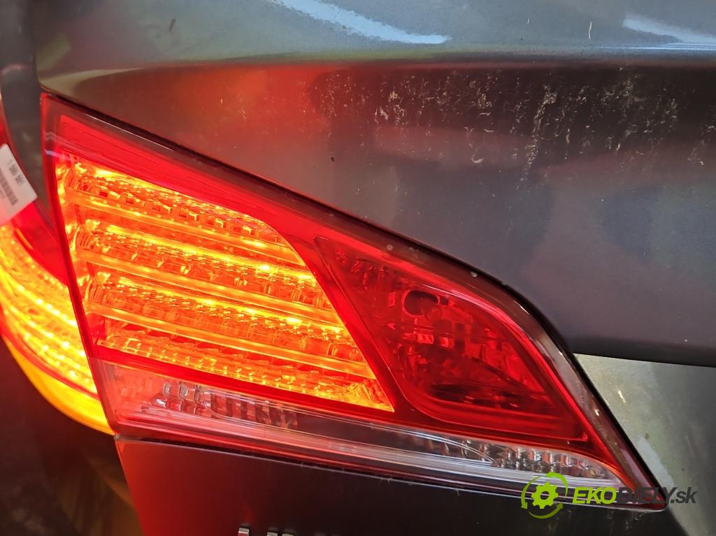 Hyundai I40 1.7 CRDI 116 HP manual 85 kW 1685 cm3 5- svetlo / reflektor zadné ľavé kufrové dvere 92403-3Z3