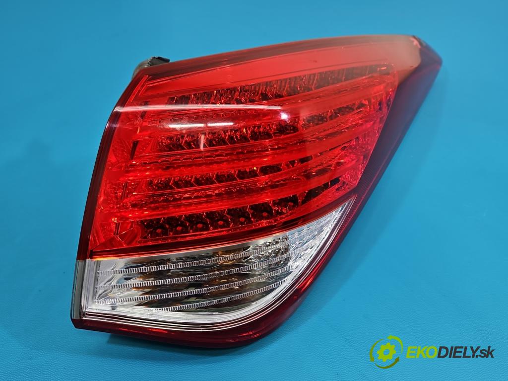Hyundai I40 1.7 CRDI 116 HP manual 85 kW 1685 cm3 5- svetlo / reflektor zadné pravé blatník 92402-3Z3
