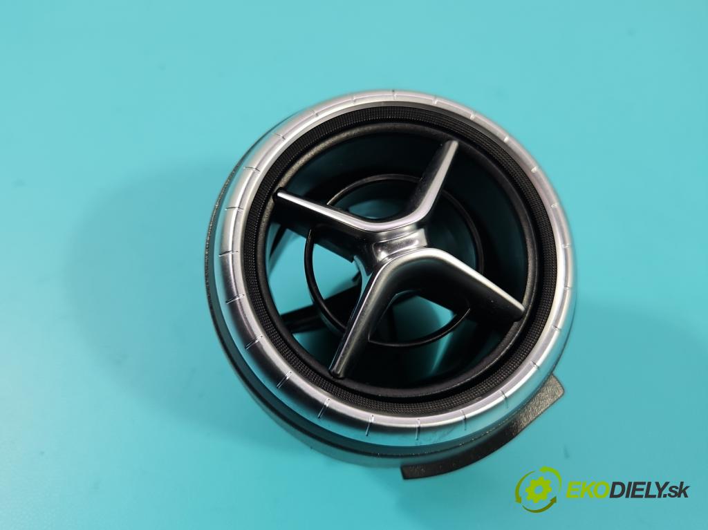Mercedes CLA C117 X117 2013-2019 1.5 CDI 109 HP automatic 80 kW 1461 cm3 4- Mřížka: kúrenia ostatné A1178300554