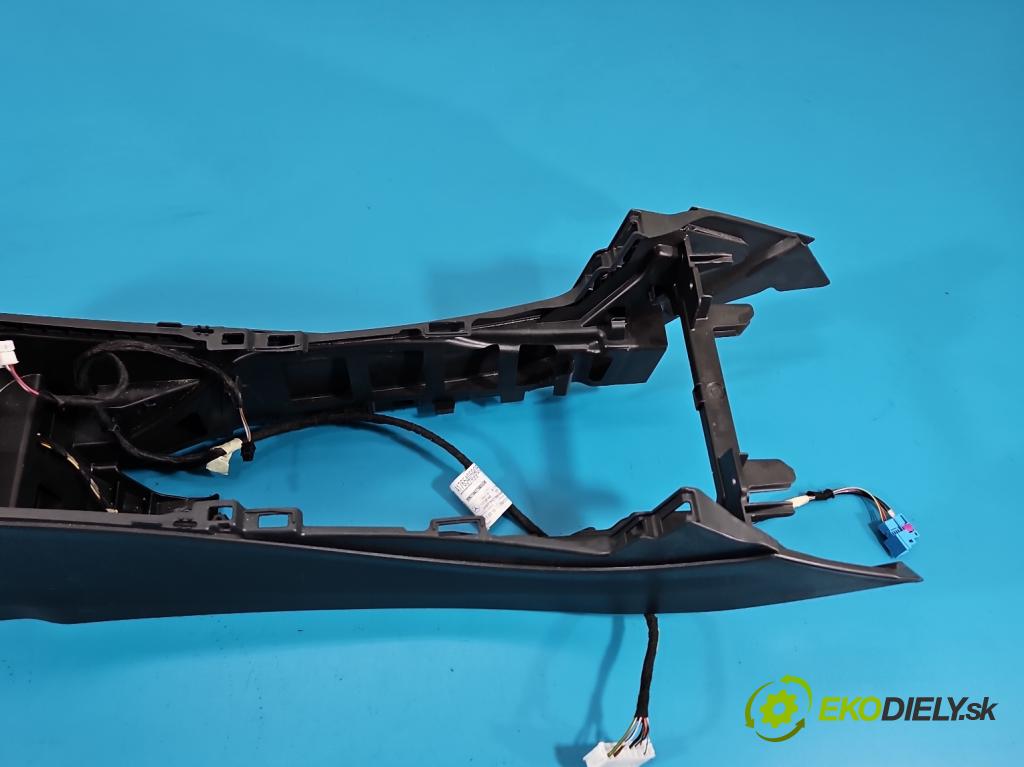 Mercedes CLA C117 X117 2013-2019 1.5 CDI 109 HP automatic 80 kW 1461 cm3 4- operadlo A1766800900 (Lakťová opierka)