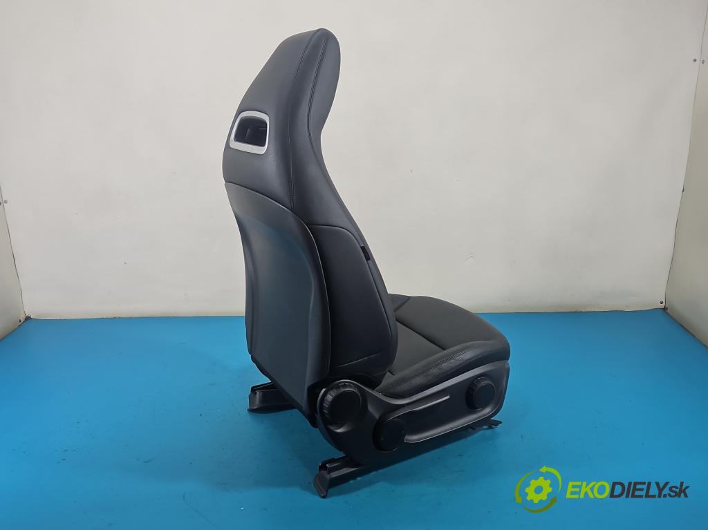 Mercedes CLA C117 X117 2013-2019 1.5 CDI 109 HP automatic 80 kW 1461 cm3 4- Sedačka pravý  (Sedadlo)