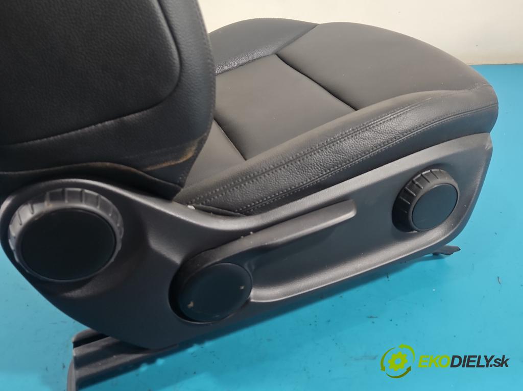 Mercedes CLA C117 X117 2013-2019 1.5 CDI 109 HP automatic 80 kW 1461 cm3 4- Sedačka pravý  (Sedadlo)