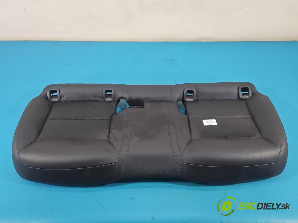 Mercedes CLA C117 X117 2013-2019 1.5 CDI 109 hp automatic 80 kW 1461 cm3 4- Pohovka: zadní  (Sedadlo)