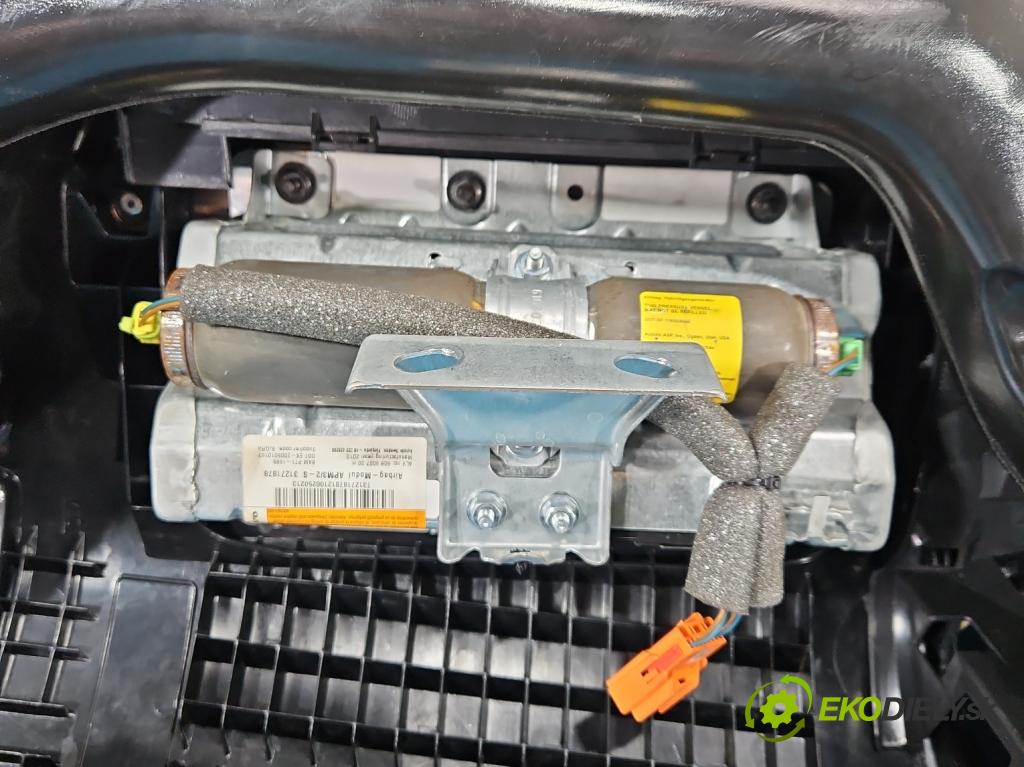 Volvo XC60 I 2008-2017 2.4d 163 HP automatic 120 kW 2400 cm3 5- kokpit,pristrojová doska rozdeľovacia