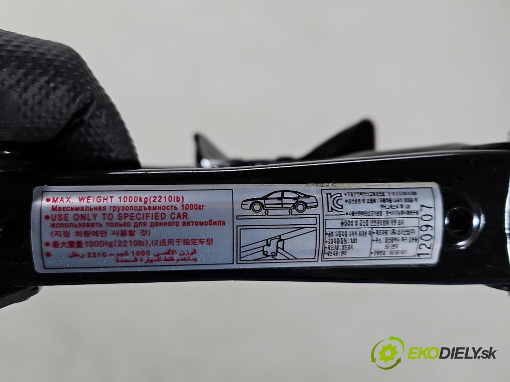 Hyundai I40 1.7 CRDI 116 hp manual 85 kW 1685 cm3 5- mechanismus stahování automobilový