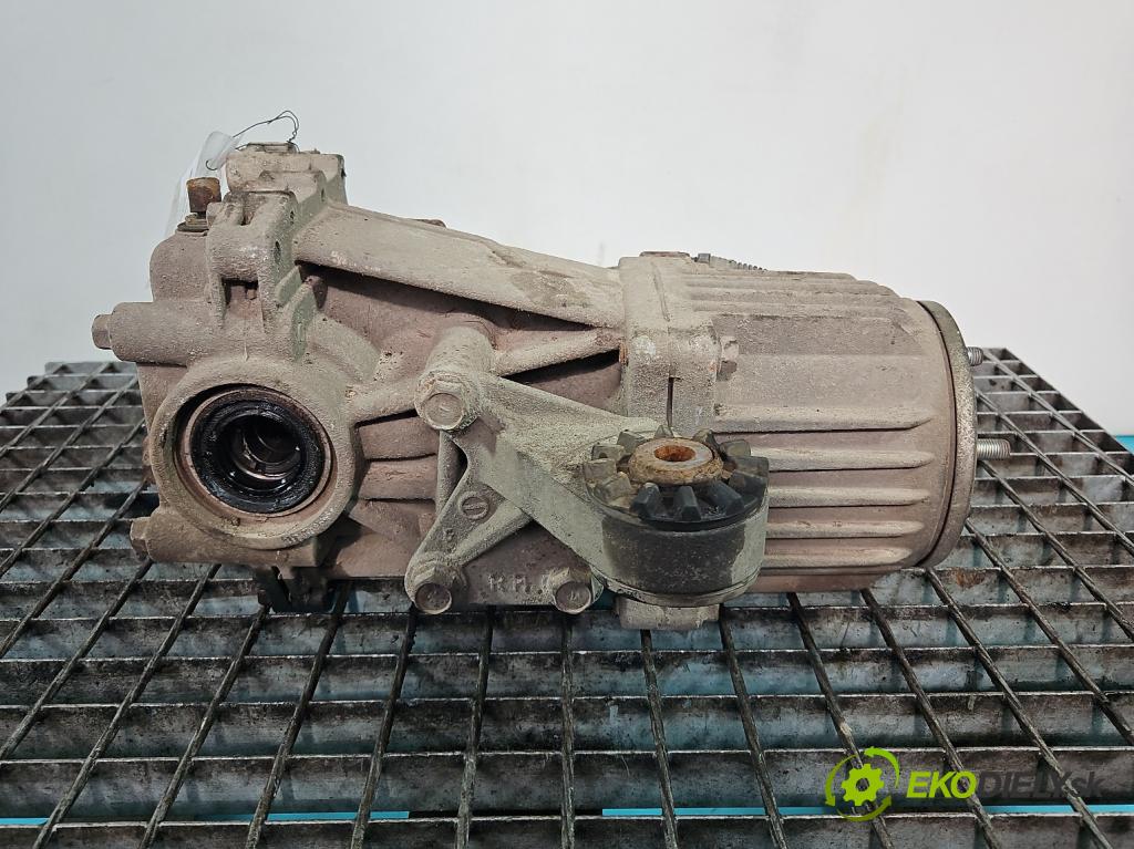 Mitsubishi Outlander II 2006-2013 2.2 DI-D 177 HP manual 130 kW 2268 cm3 5- Most: zadní: