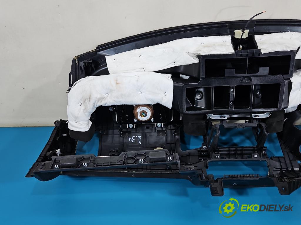 Kia Sportage III 2010-2015 2.0 16V 163 HP manual 120 kW 1998 cm3 5- kokpit,pristrojová doska rozdeľovacia