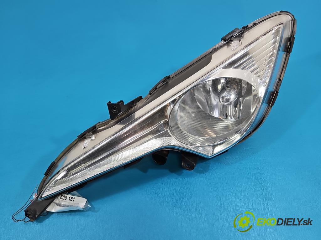 Hyundai I40 1.7 CRDI 116 HP manual 85 kW 1685 cm3 5- Halogen ľavý 92201-37010 (Kľučka dverí ostatné)