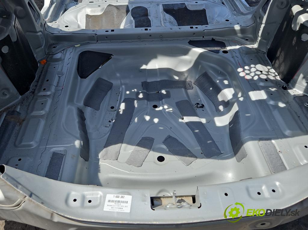 Mercedes CLA C117 X117 2013-2019 1.5 CDI 109 HP automatic 80 kW 1461 cm3 4- pas zadní: