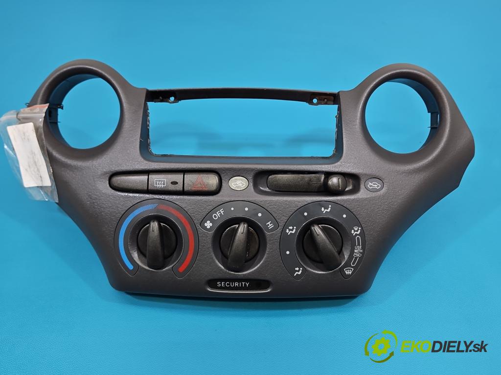 Toyota Yaris I 1999-2005 1.0 16V 68 hp manual 50 kW 998 cm3 3- palubní deska panel topení 758268-701B