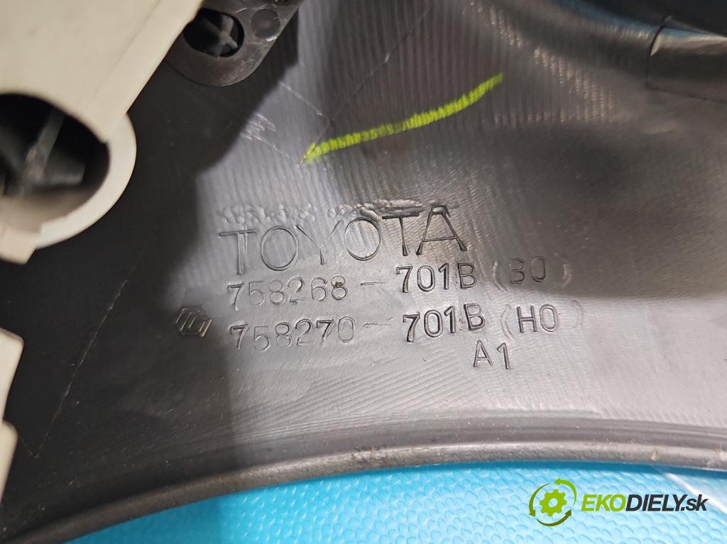 Toyota Yaris I 1999-2005 1.0 16V 68 hp manual 50 kW 998 cm3 3- palubní deska panel topení 758268-701B