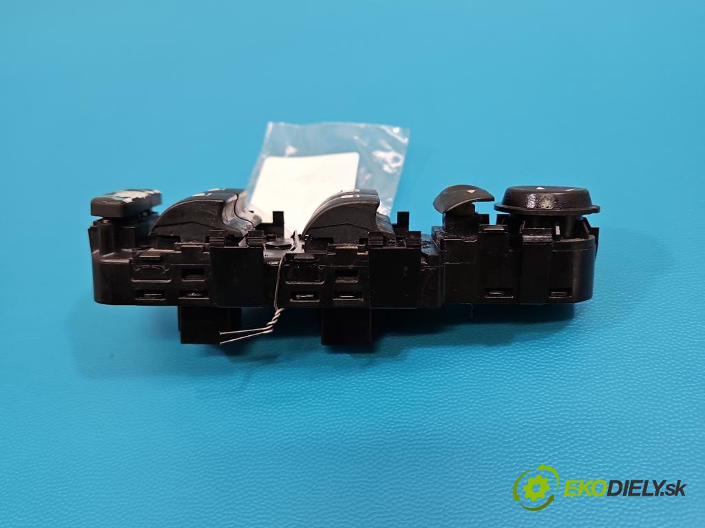 Citroen C4 I 2004-2011 1.6 hdi 90 hp manual 66.2 kW 1560 cm3 5- Přepínač oken zpětných zrcátek 9651464577
