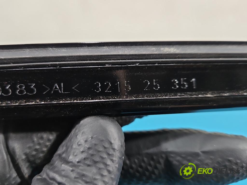 Mercedes CLA C117 X117 2013-2019 1.5 CDI 109 HP automatic 80 kW 1461 cm3 4- lišta střecha: ľavé A11767301