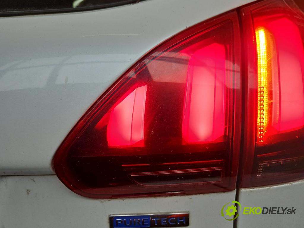Peugeot 2008 I 2013-2019 1.2 12V 110 HP automatic 81 kW 1199 cm3 5- svetlo / reflektor zadné pravé kufrové dvere 9814855480