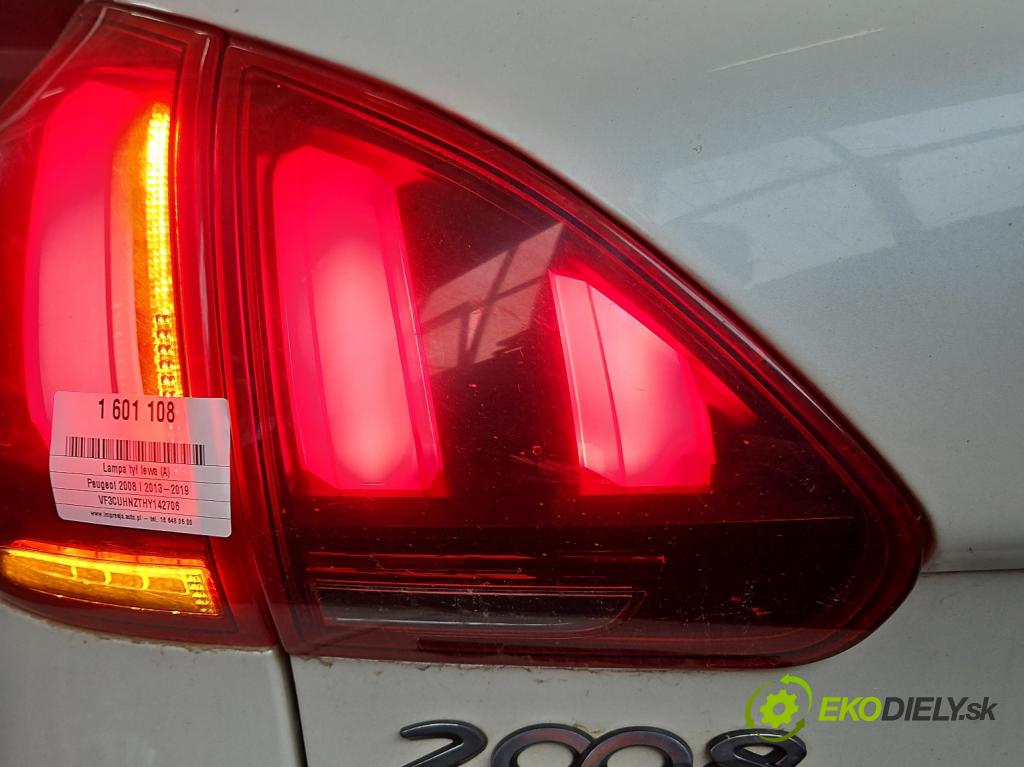 Peugeot 2008 I 2013-2019 1.2 12V 110 hp automatic 81 kW 1199 cm3 5- světlo zadní levé 9814855280 (Klika dveří ostatní)