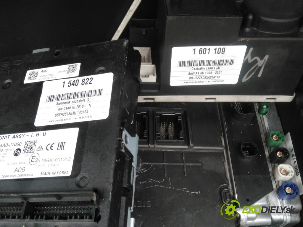 Audi A4 B5 1994-2001 1.9 tdi 90 hp manual 66 kW 1896 cm3 5- Centrálni: zámek: 8L0862257G