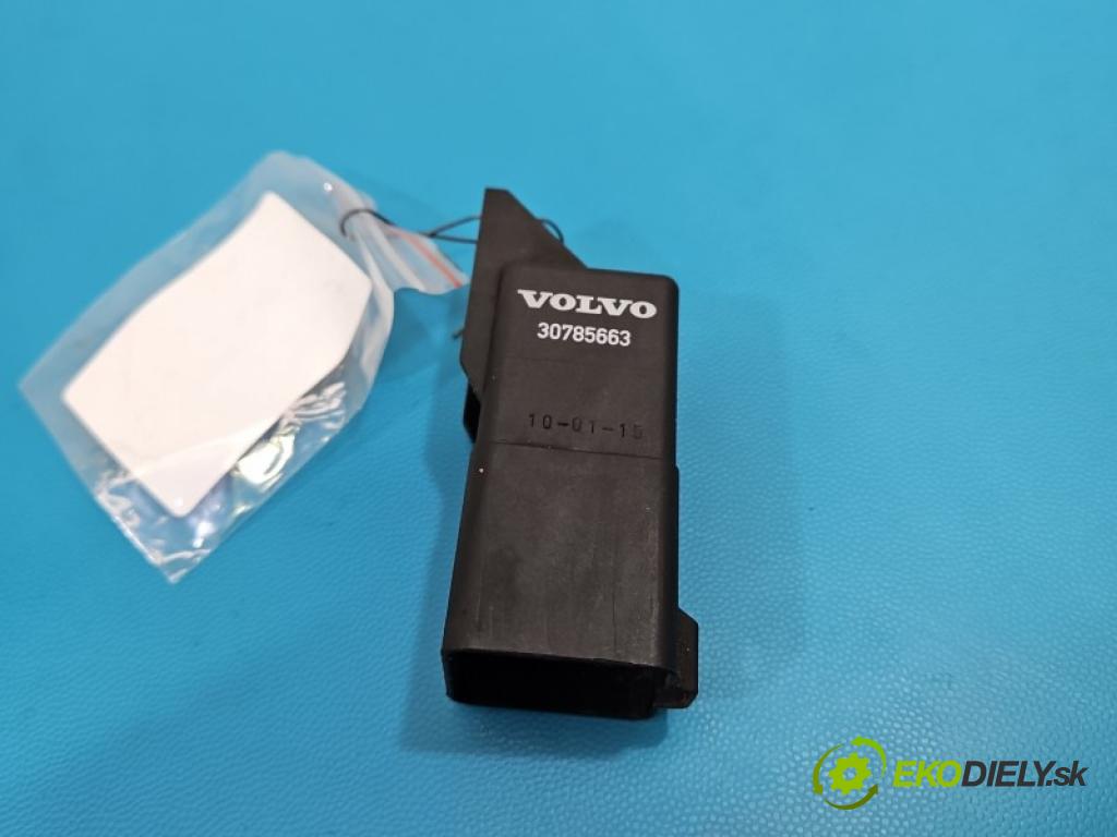 Volvo XC60 I 2008-2017 2.4d 163 HP automatic 120 kW 2400 cm3 5- Relé: svíčky: zařicích: 0281003047 (Relé)