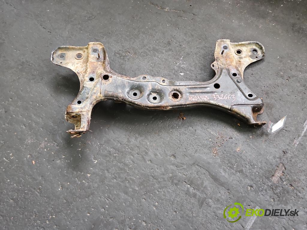 Toyota Corolla E11 1997-2002 1.4 16V 86 hp manual 63 kW 1332 cm3 5- výztuha motoru