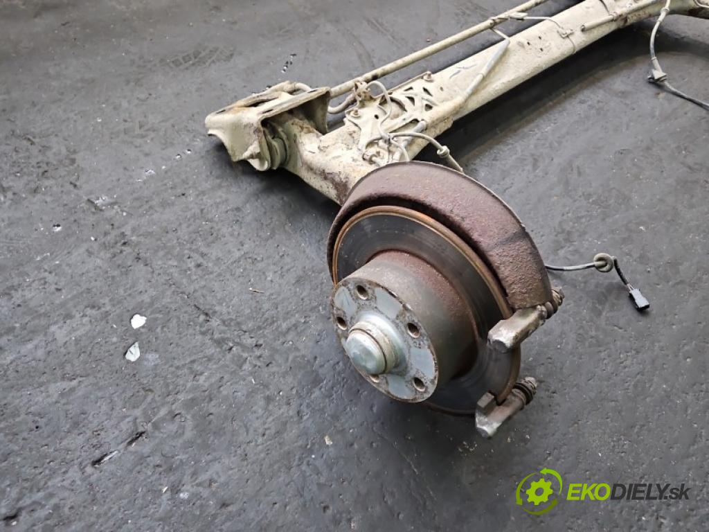 Audi A4 B5 1994-2001 1.9 tdi 90 HP manual 66 kW 1896 cm3 5- zadna výstuha  (Výstuha zadná)